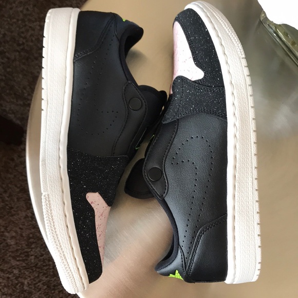 WOMEN’S AIR JORDAN 1 RET LOW - Picture 7 of 10